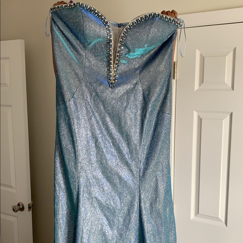 Prom Dress - Picture 3 of 4